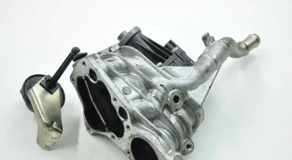 Jaguar XJ X351 EGR valve 701881050