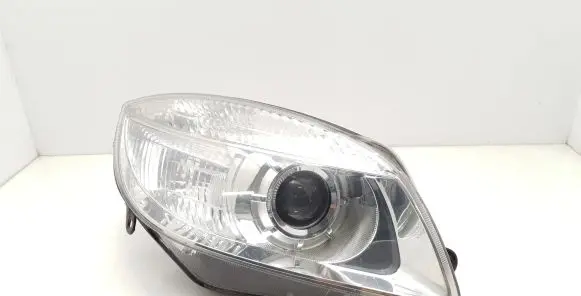 Skoda Fabia Mk2 (5J) Headlight/headlamp