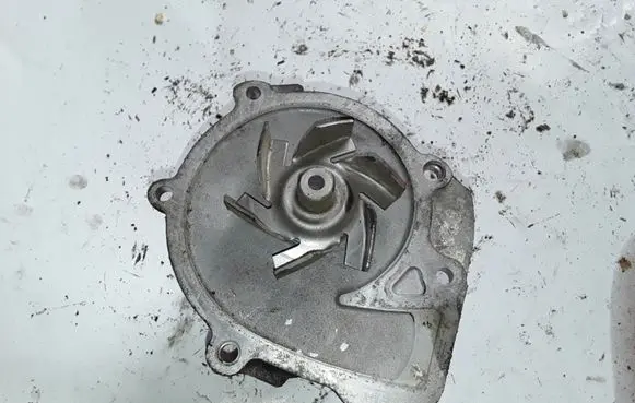 Toyota Hilux (N140, N150, N160, N170) Water pump NOCODE