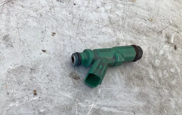Toyota Prius (XW20) Fuel injector 2325021020