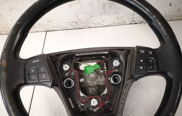 Volvo V50 Steering wheel buttons/switches