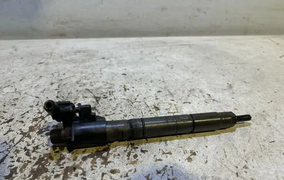 Volvo XC60 Fuel injector 31272690