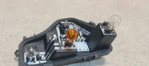 Citroen C4 Cactus Tail light bulb cover holder