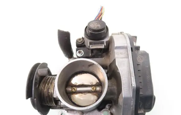 Volkswagen Polo III 6N 6N2 6NF Throttle body valve 030133064D