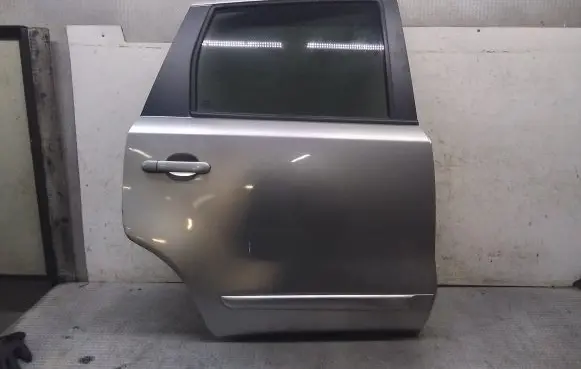 Nissan Note (E11) Rear door
