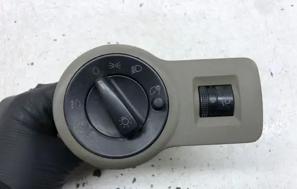 Skoda Octavia Mk1 (1U) Light switch 1U1941565