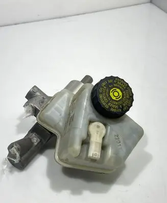 Mercedes-Benz C W204 Master brake cylinder A2044300002