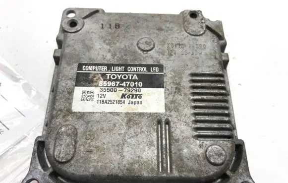 Lexus CT 200H Voltage converter/converter module 8596747010