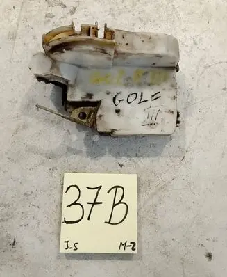 Volkswagen Golf III Front door lock 3B1837015A