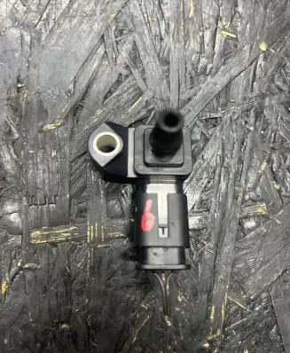 BMW 3 E90 E91 Air pressure sensor 7804742 9080