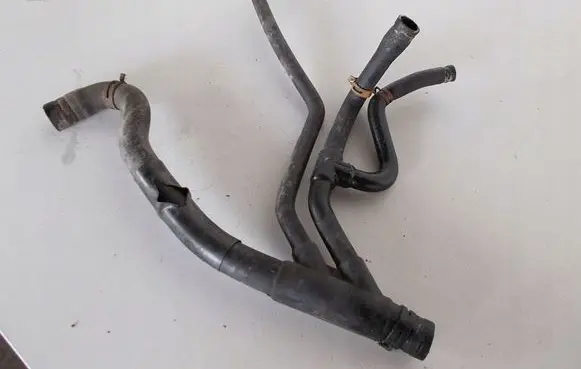 Renault Megane I Engine coolant pipe/hose 
