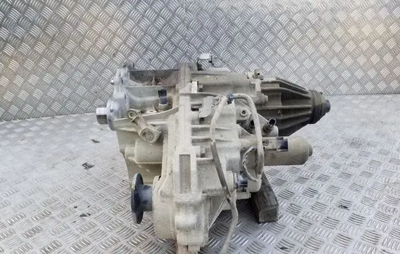 Nissan Pathfinder R51 Gearbox transfer box case 331007S110 7S110