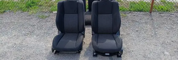 Dodge Challenger Seat set 
