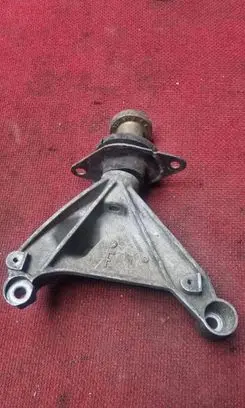 Renault Laguna II Gearbox mounting bracket 8200013687