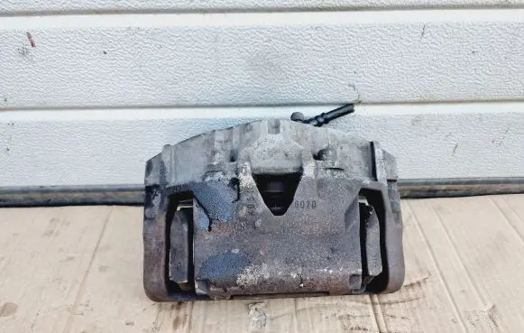 Volvo V70 Front brake caliper K057 6020