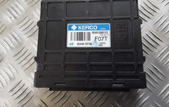 Hyundai Trajet Gearbox control unit/module 9090930081A3 9544039790
