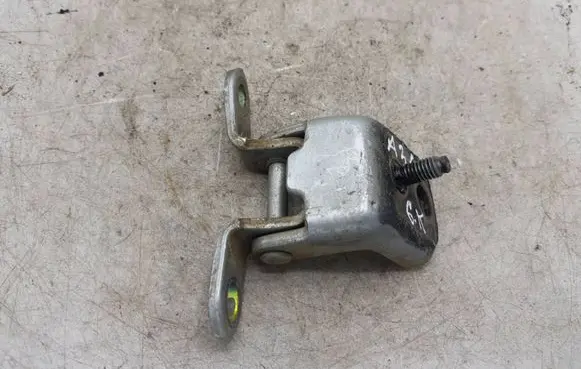 Nissan X-Trail T30 Rear door upper hinge NOCODE