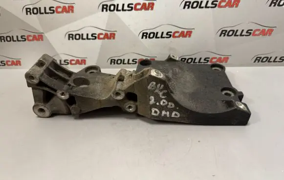 Volkswagen Touran I Generator/alternator bracket R03G903143F