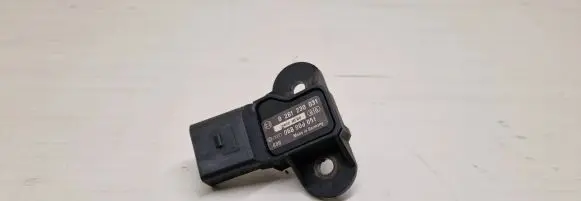 Audi A3 S3 8P Air pressure sensor 06B906051 0261230031 244053DR8