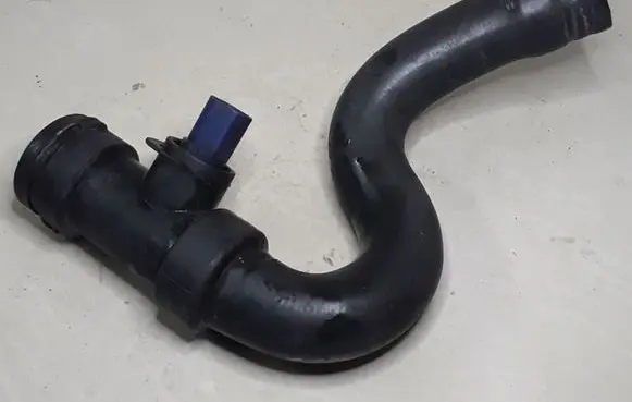 Audi A4 S4 B5 8D Engine coolant pipe/hose 8D0121049A