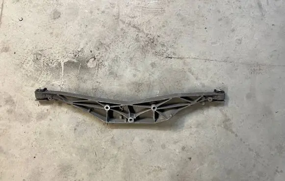 BMW X1 F48 F49 Rear differential/diff mount bracket 6852896 33366852896