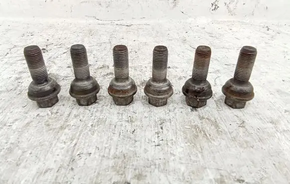 Nuts/bolts