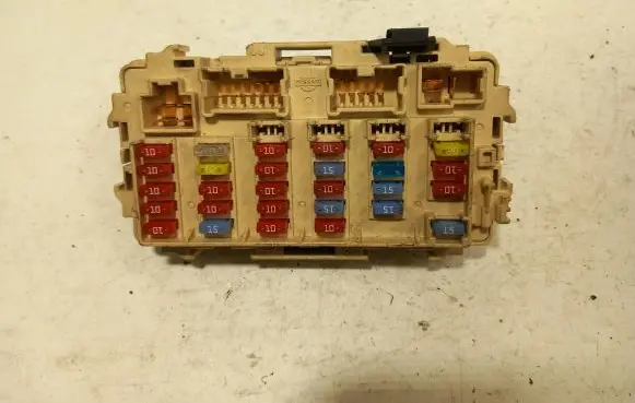 Nissan X-Trail T30 Fuse box set ppt40