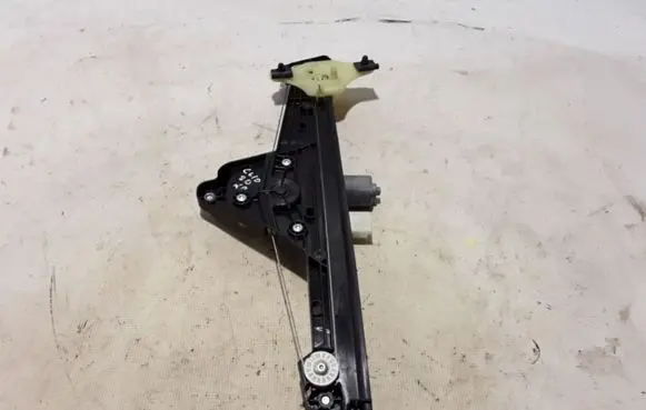 Renault Clio V Front window lifting mechanism without motor 807216723R