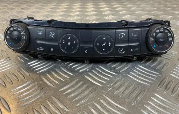 Mercedes-Benz E W211 Climate control unit 2118300385 HW0303 00111504