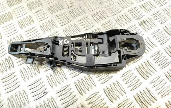 Rear door exterior handle/bracket