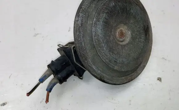Volkswagen Golf IV Horn signal