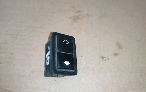 BMW 5 E39 Electric window control switch 8368974