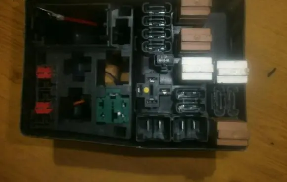 Ford Mondeo MK I Fuse box set 93bg14411ac