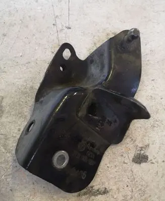 Volkswagen Touareg I Other engine bay part 7L6805867