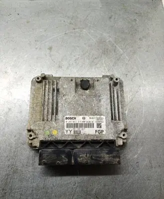 Opel Vectra C Engine control unit/module 0281011915