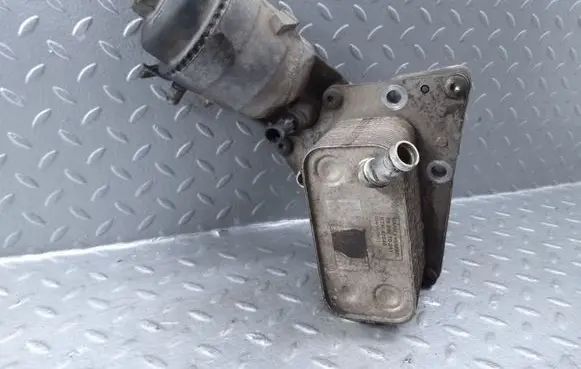 Opel Signum Oil filter mounting bracket 5989070241