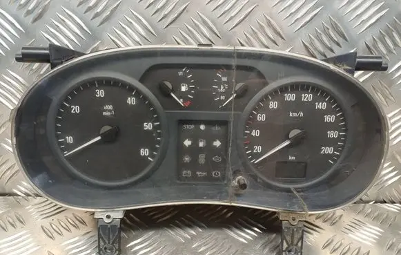 Opel Vivaro Speedometer (instrument cluster) P8200006339