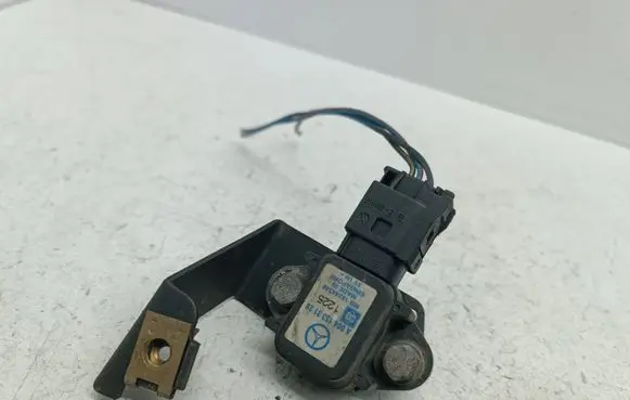 Mercedes-Benz A W168 Air pressure sensor A0041533128 0041533128