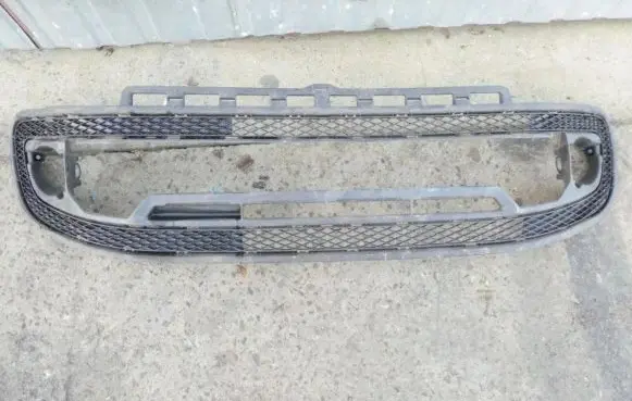 Volkswagen Up Front grill 1S0853677E