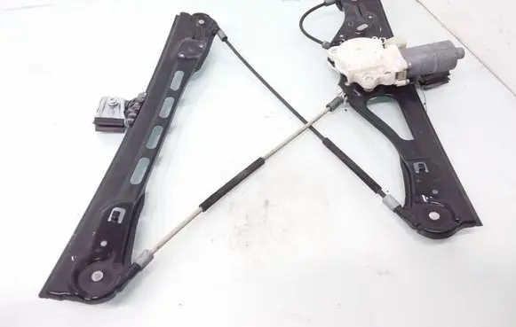 Mercedes-Benz E W211 Front door window regulator with motor A2118203042 A2117200246