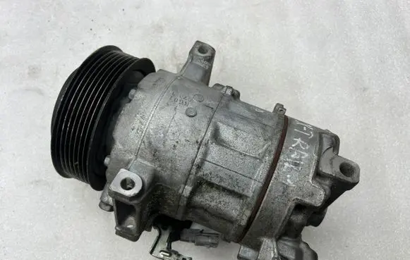Nissan X-Trail T32 Air conditioning (A/C) compressor (pump) 926007FY0A