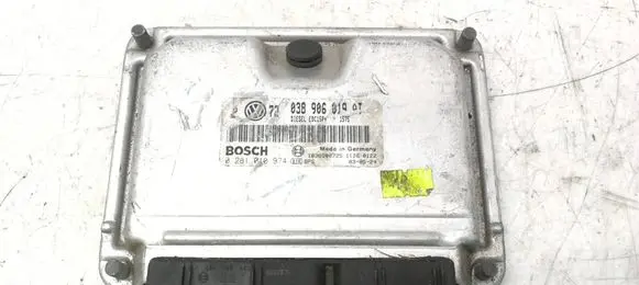 Volkswagen Bora Engine control unit/module 038906019AT 1039S00725 0281010974