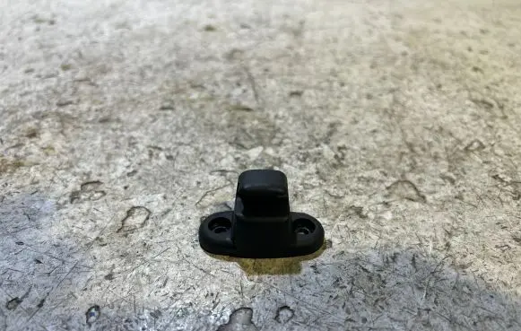 Sun visor clip/hook/bracket