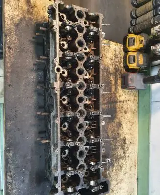 BMW 5 E60 E61 Engine head 77885649 7781203