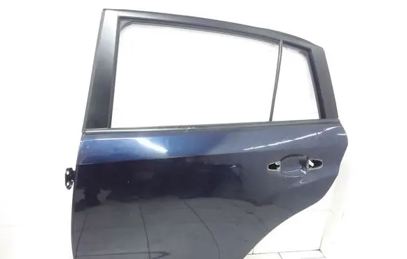 Subaru Impreza IV Rear door