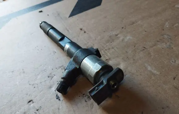Mitsubishi ASX Fuel injector 1465A323