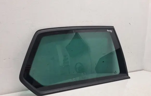 Volkswagen Golf VII Rear side window 5G3845042D