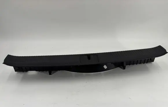 Trunk/boot sill cover protection