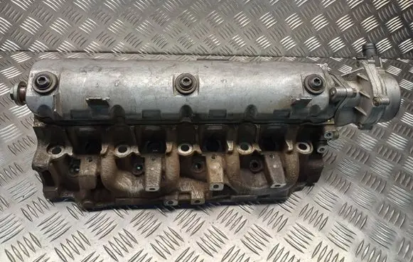 Renault Scenic I Engine head 4954 72117222C