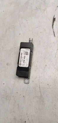 Volkswagen PASSAT B6 Antenna control unit 3c9035552